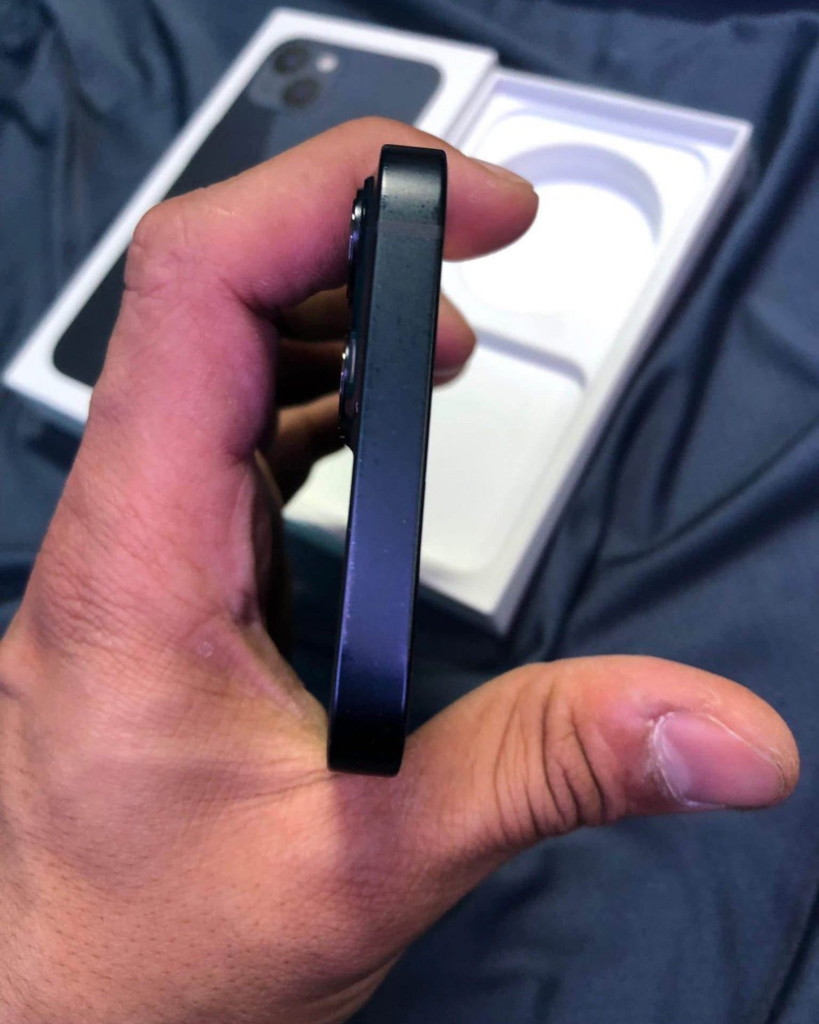 iphone 13  thumbnail