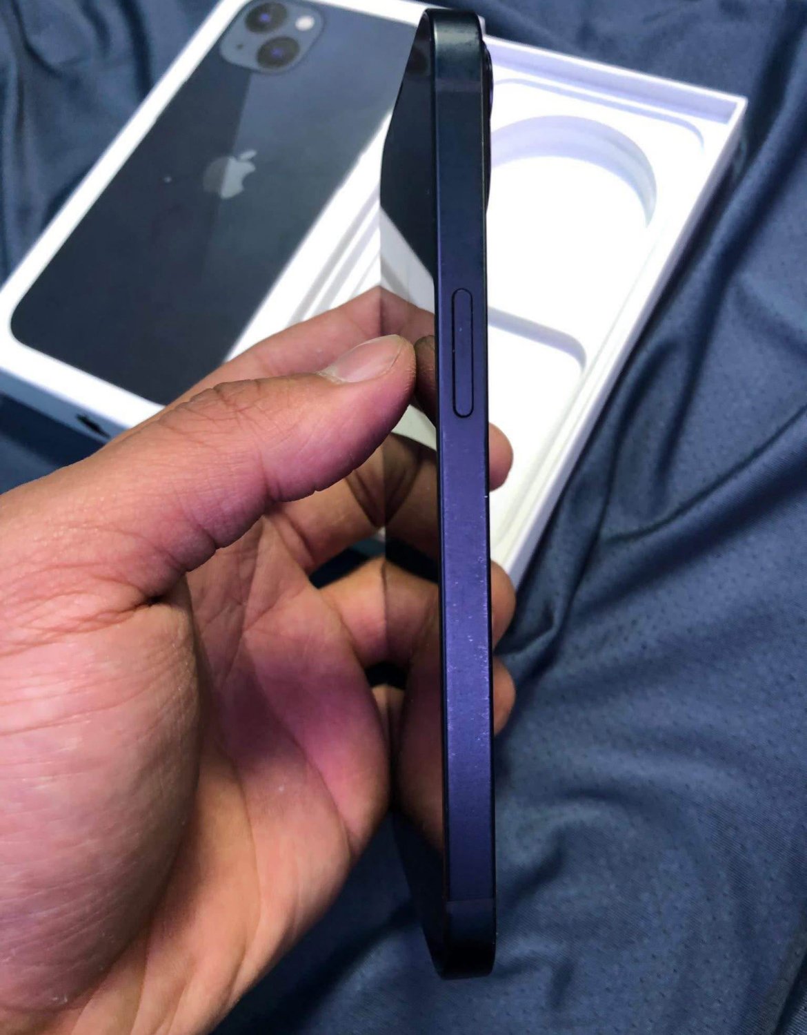 iphone 13  thumbnail