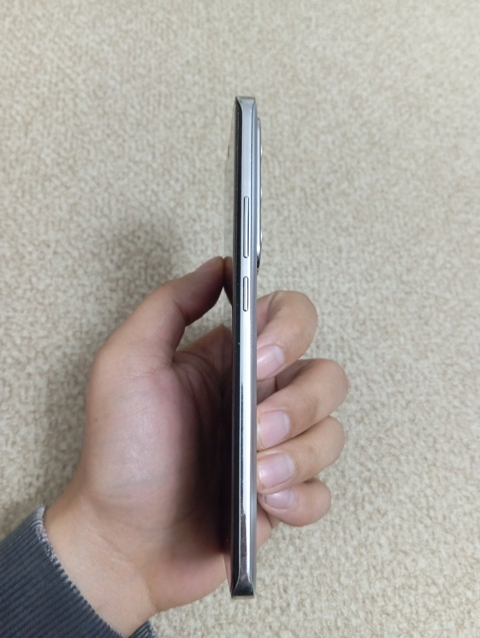 oppo reno 12 5g thumbnail