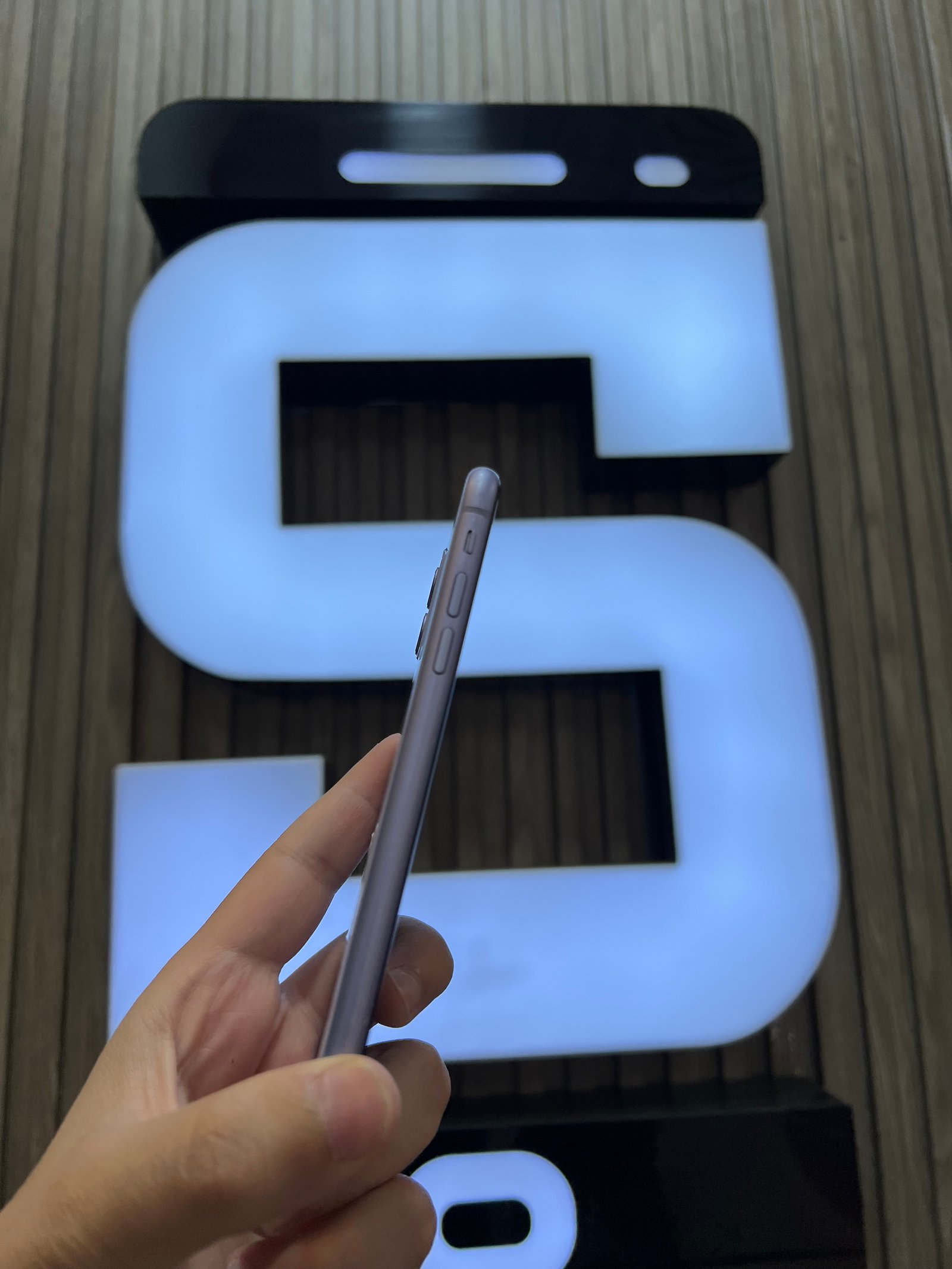 iphone 11 thumbnail