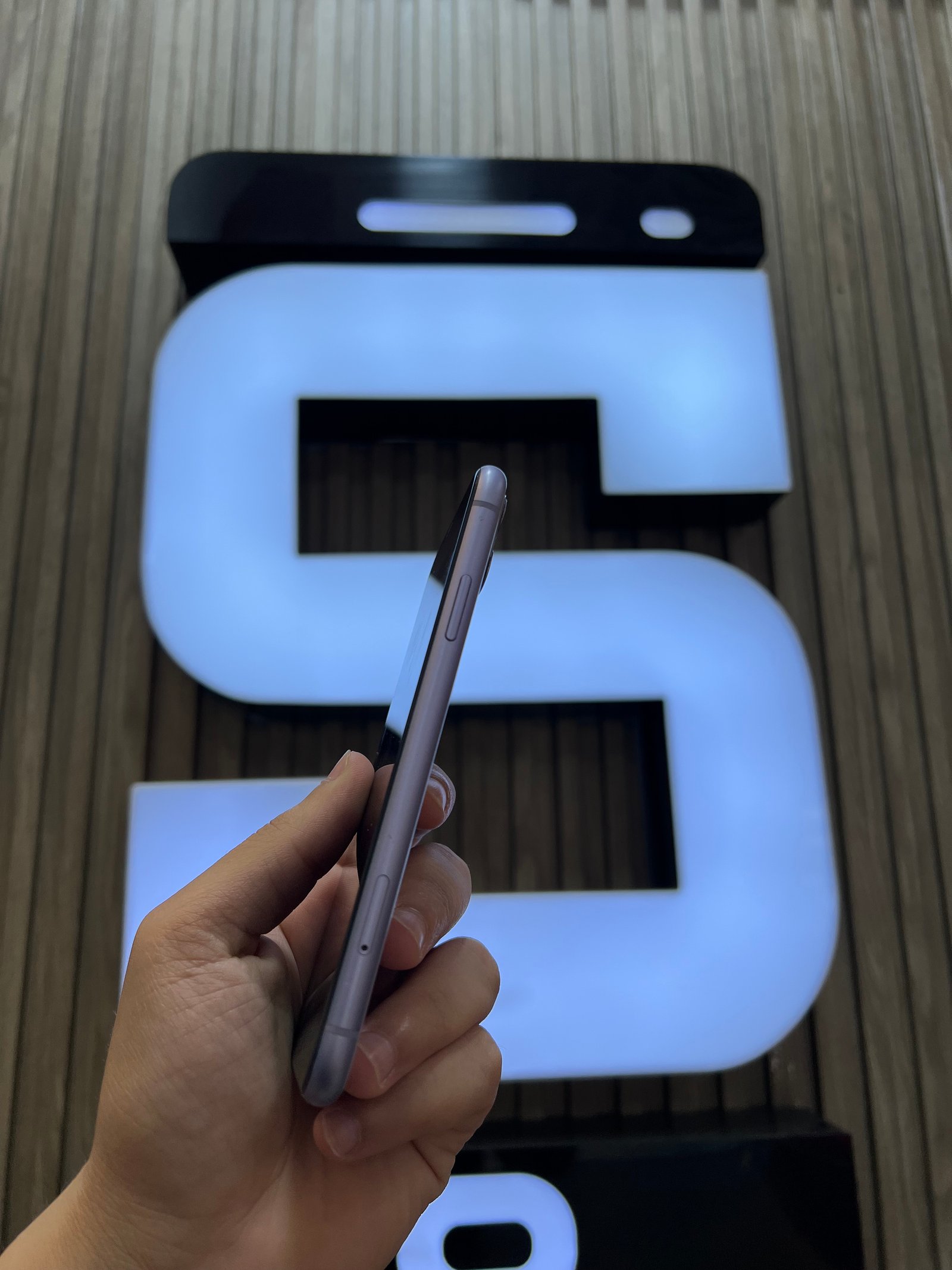 iphone 11 thumbnail